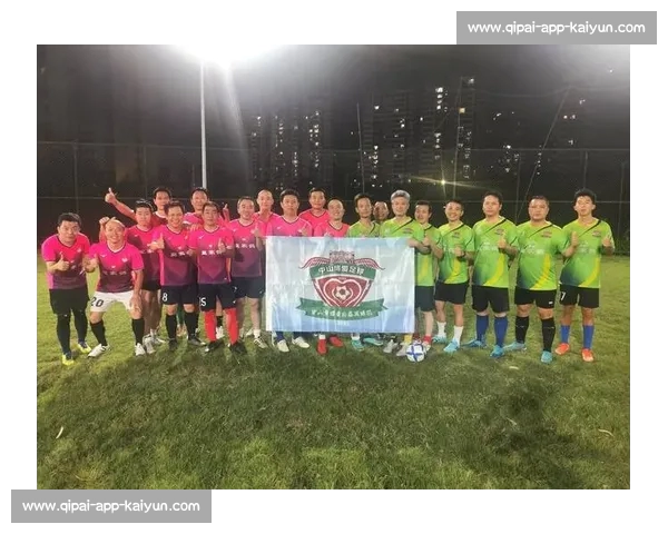 托雷斯中国行 Day2 燃爆山城!颠球神技 + 友谊赛献技,球迷热情掀翻现场 托雷斯中国行 Day2 燃爆山城!颠球神技 + 友谊赛献技,球迷热情掀翻现场