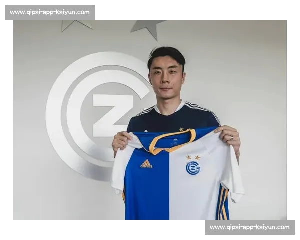 李磊 200 战获纪念球衣 与张稀哲 400 战传奇合影致敬队史