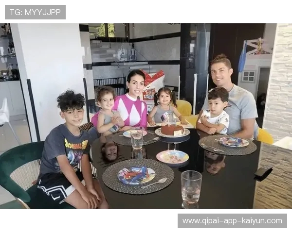 C罗的家庭生活:与乔治娜和孩子们的温馨故事_20260526125225 C罗的家庭生活:与乔治娜和孩子们的温馨故事_20260526125225